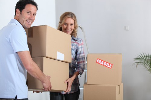 Packing and transport support for a Uxbridge removal van booking